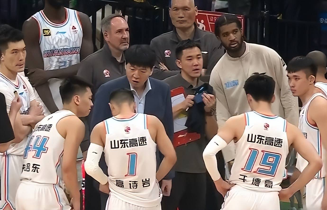 九游娱乐活动-山东男篮一路领先，实现完美胜利！的简单介绍
