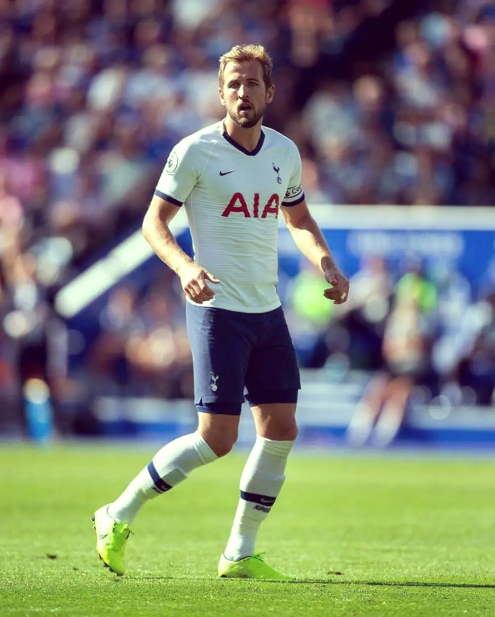 哈德斯菲尔德以防守为主，稳守联赛的简单介绍