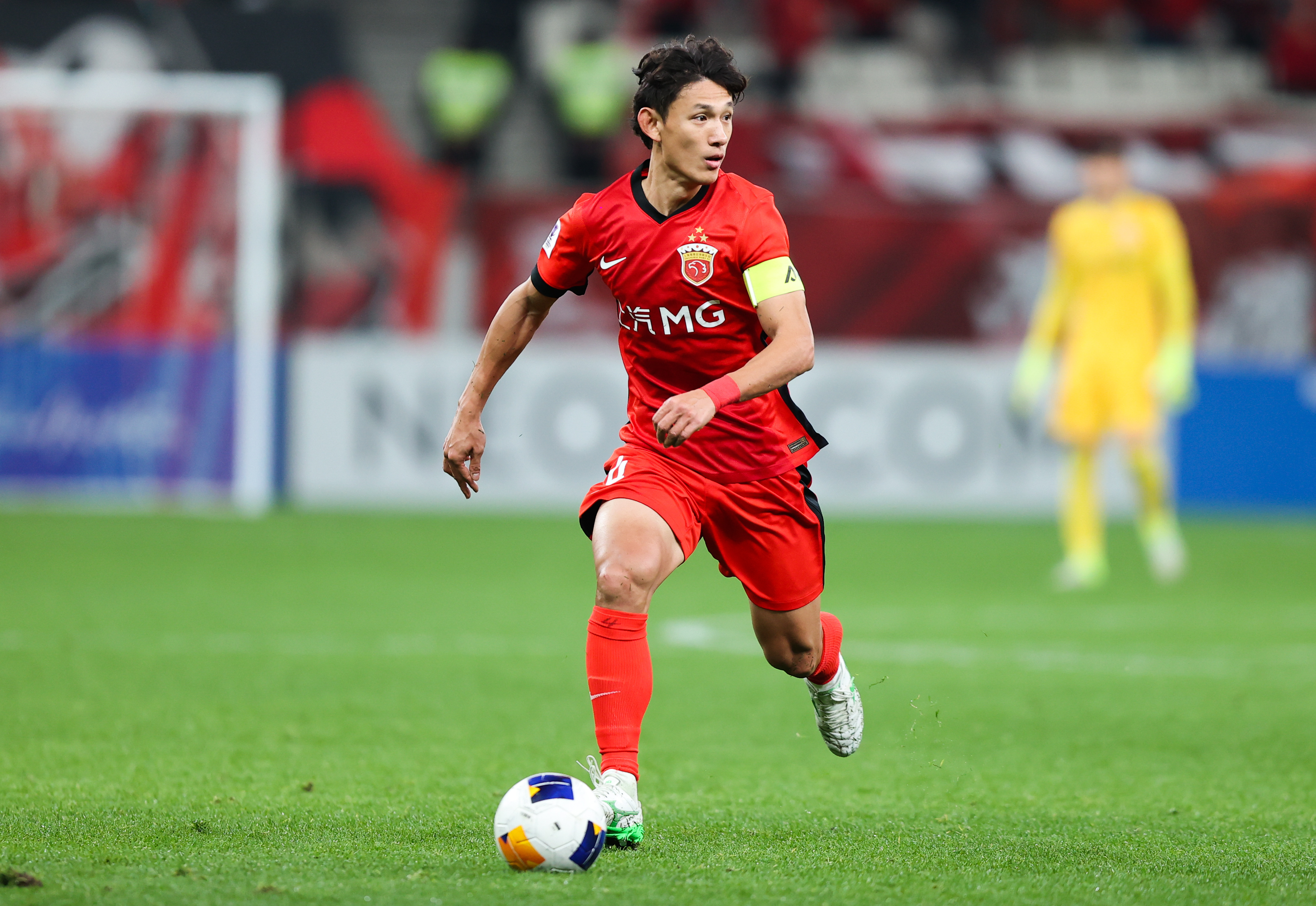 关于惊艳表现！菜鸟球员破门得分，引发观众欢呼的信息