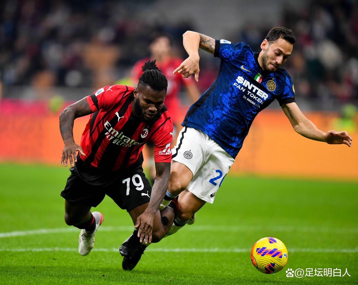 AC米兰客场惨遭逆转,欧冠席位岌岌可危 AC米兰客场惨遭逆转,欧冠席位岌岌可危