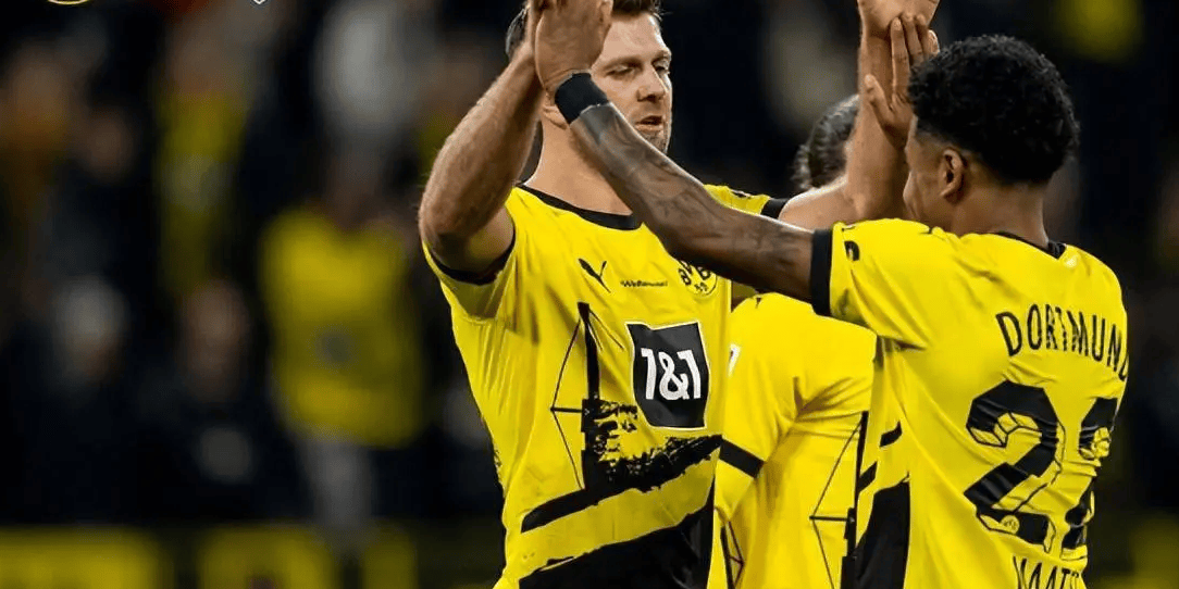 多特蒙德球员表现出色,令人瞩目 多特蒙德球员表现出色,令人瞩目