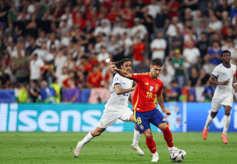 西班牙人客场挑战皇家社会，艰难一战