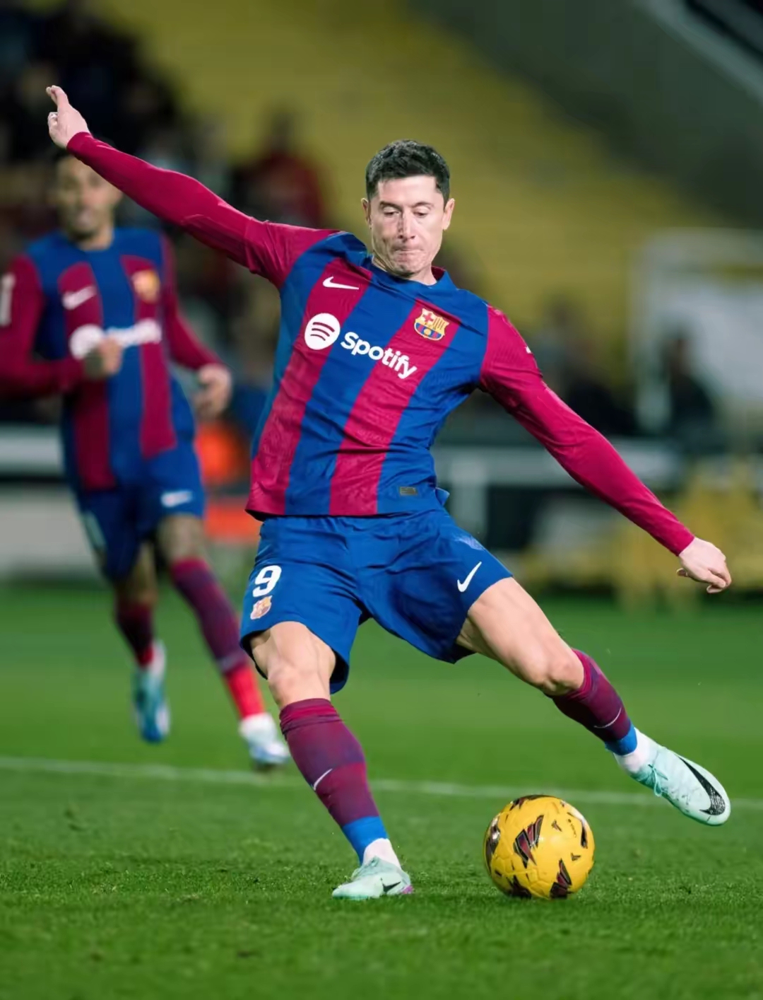 豪门对决，皇马迎战巴萨，谁能笑到最后？的简单介绍