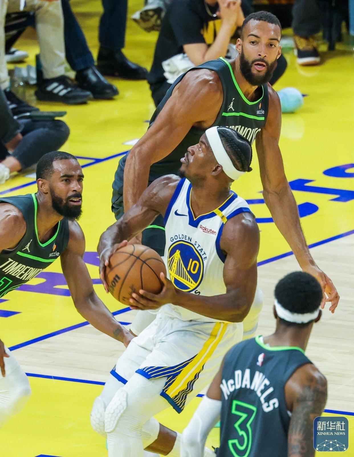 NBA常规赛：勇士客场胜森林狼，库里砍下30分的简单介绍