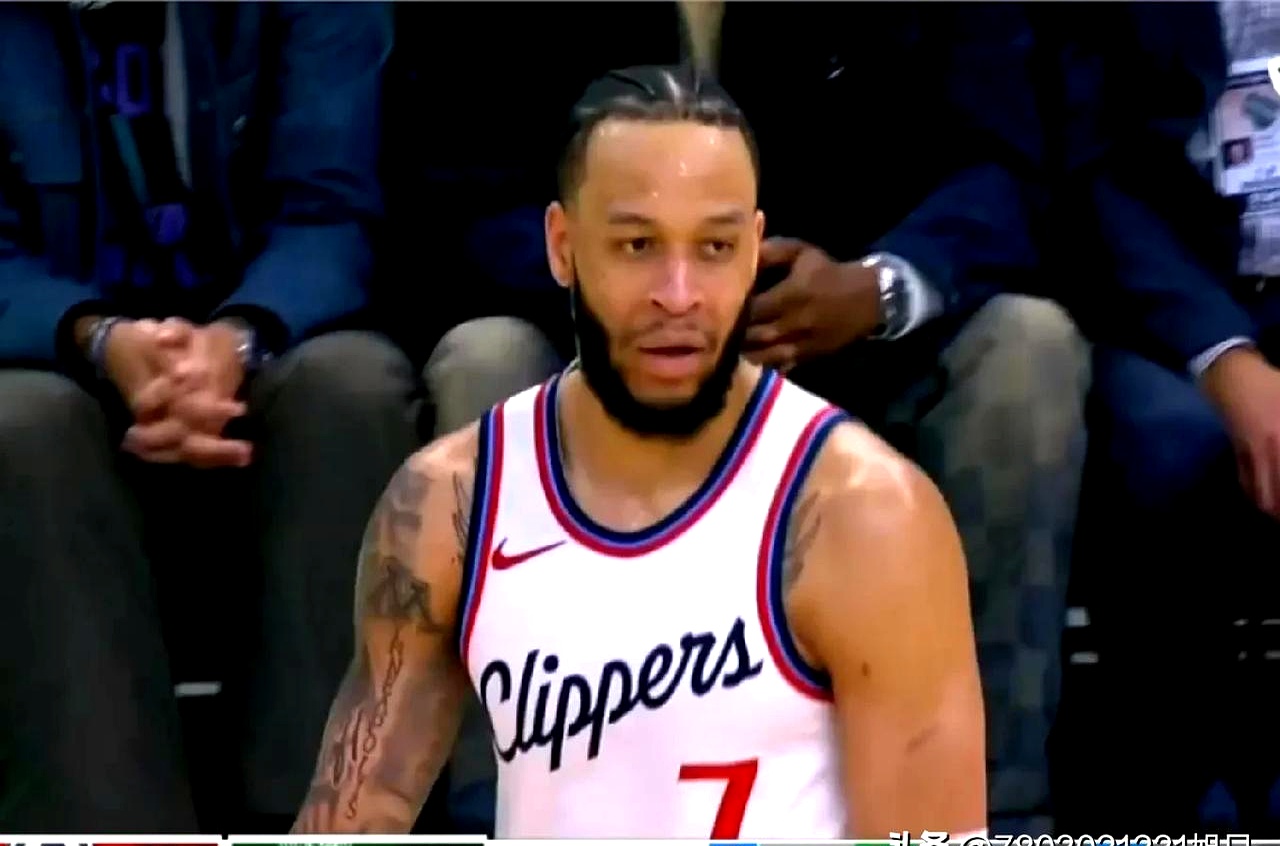 雄鹿不敌快船,遭遇三连败 雄鹿不敌快船,遭遇三连败