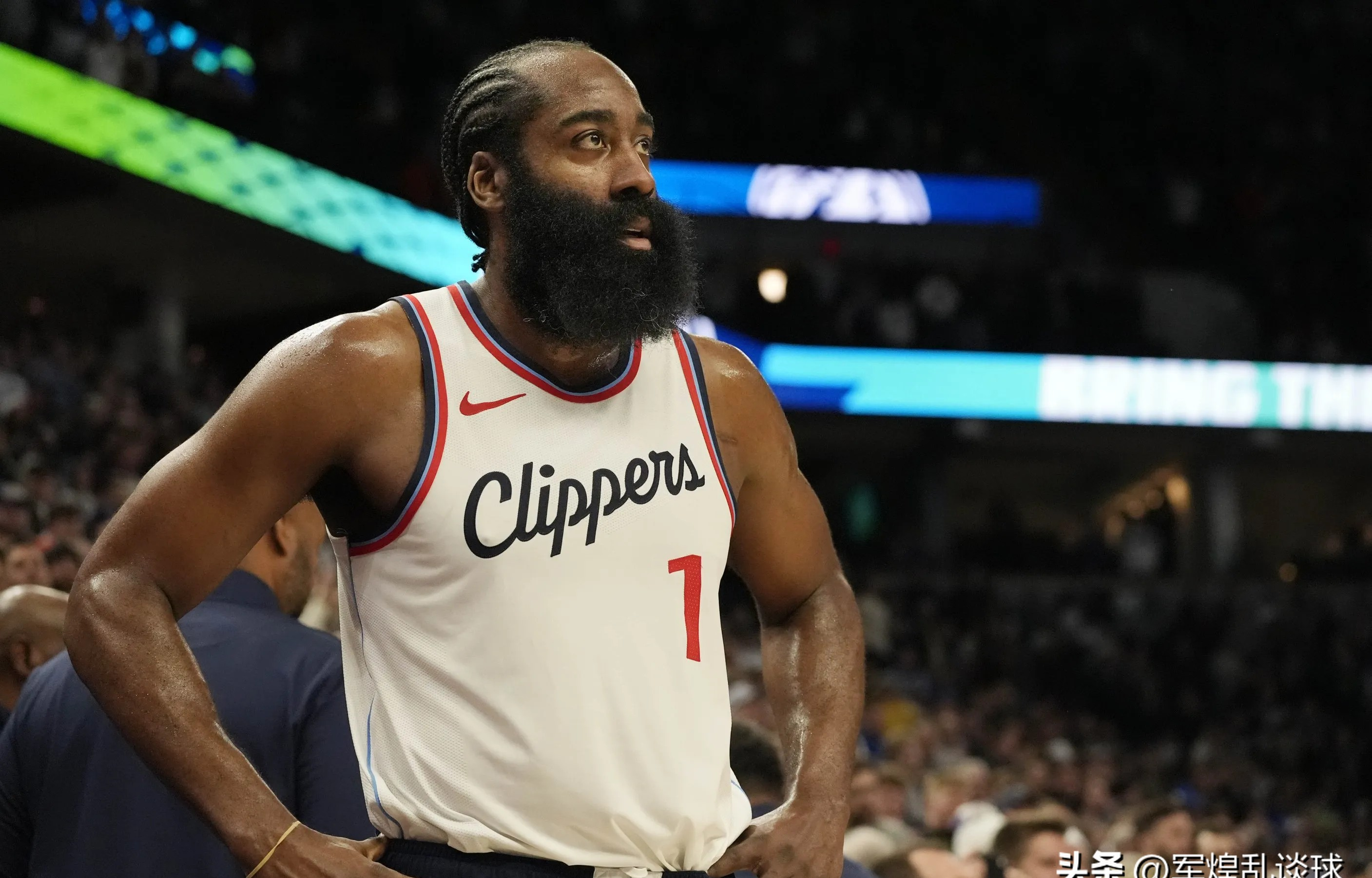 火箭惨败爵士，哈登空砍45分