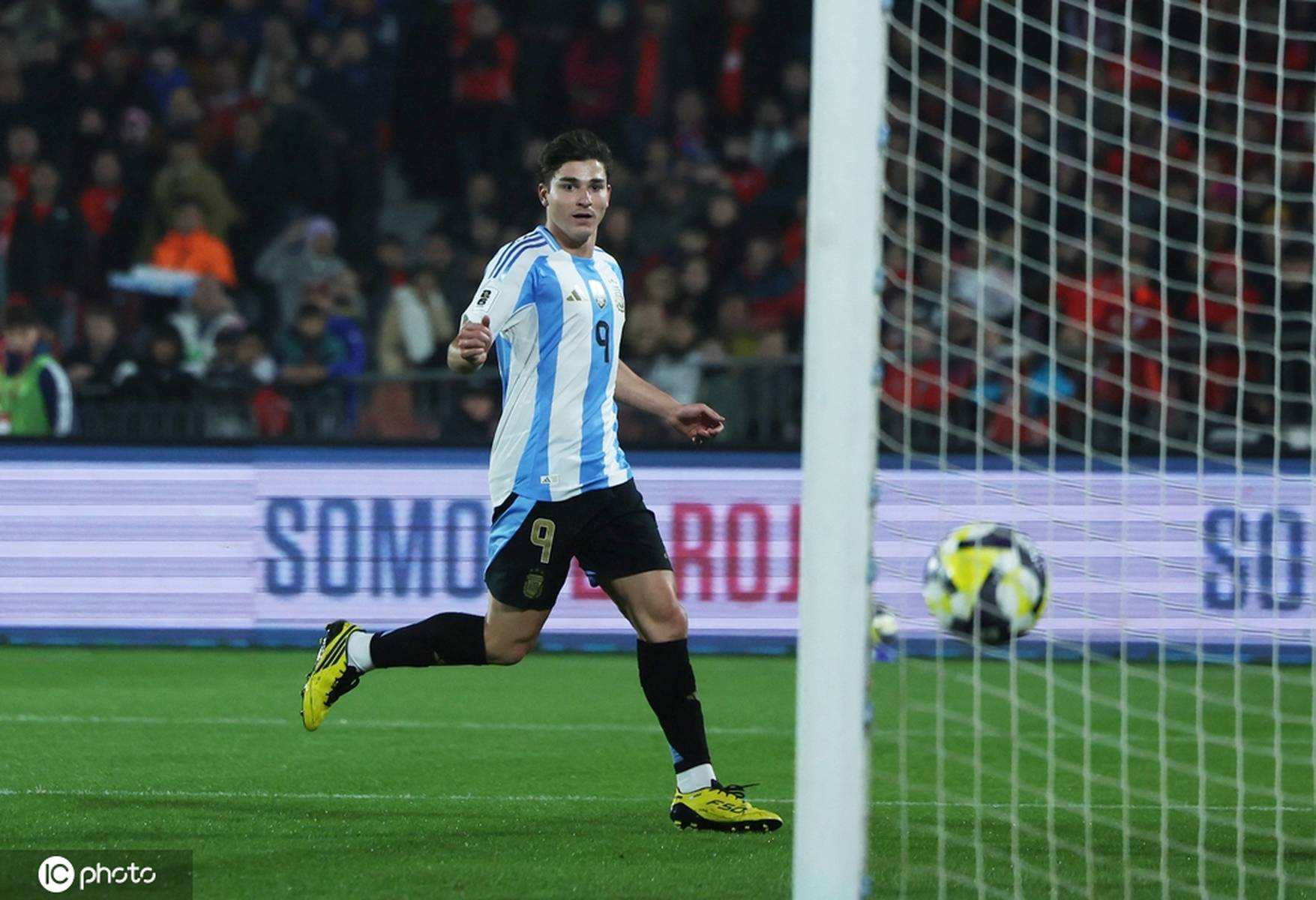 阿根廷队连续两轮失利,遗憾出局 阿根廷队连续两轮失利,遗憾出局