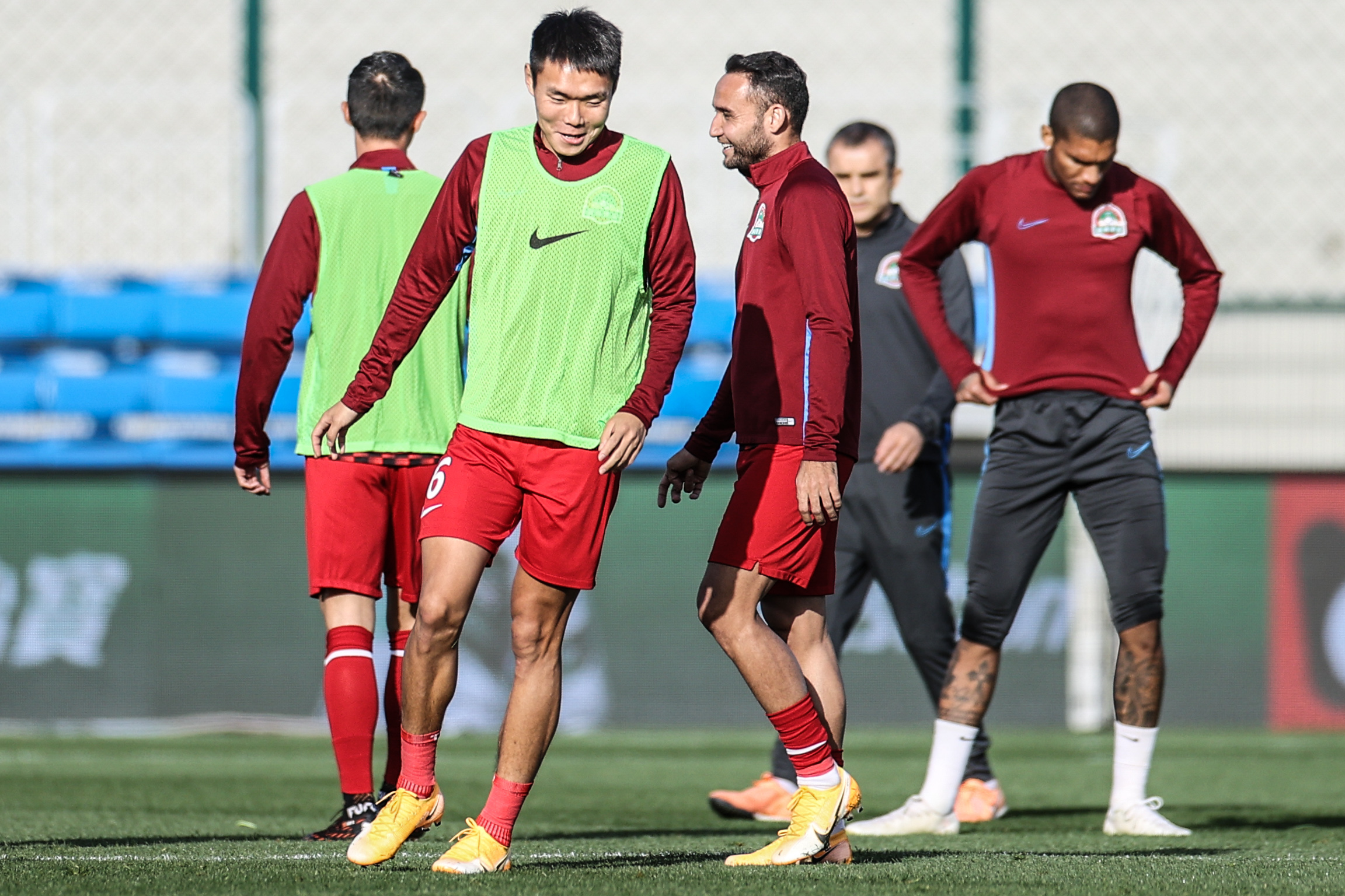 关于富力主场憾平建业，赛季关键时刻酝酿突破的信息