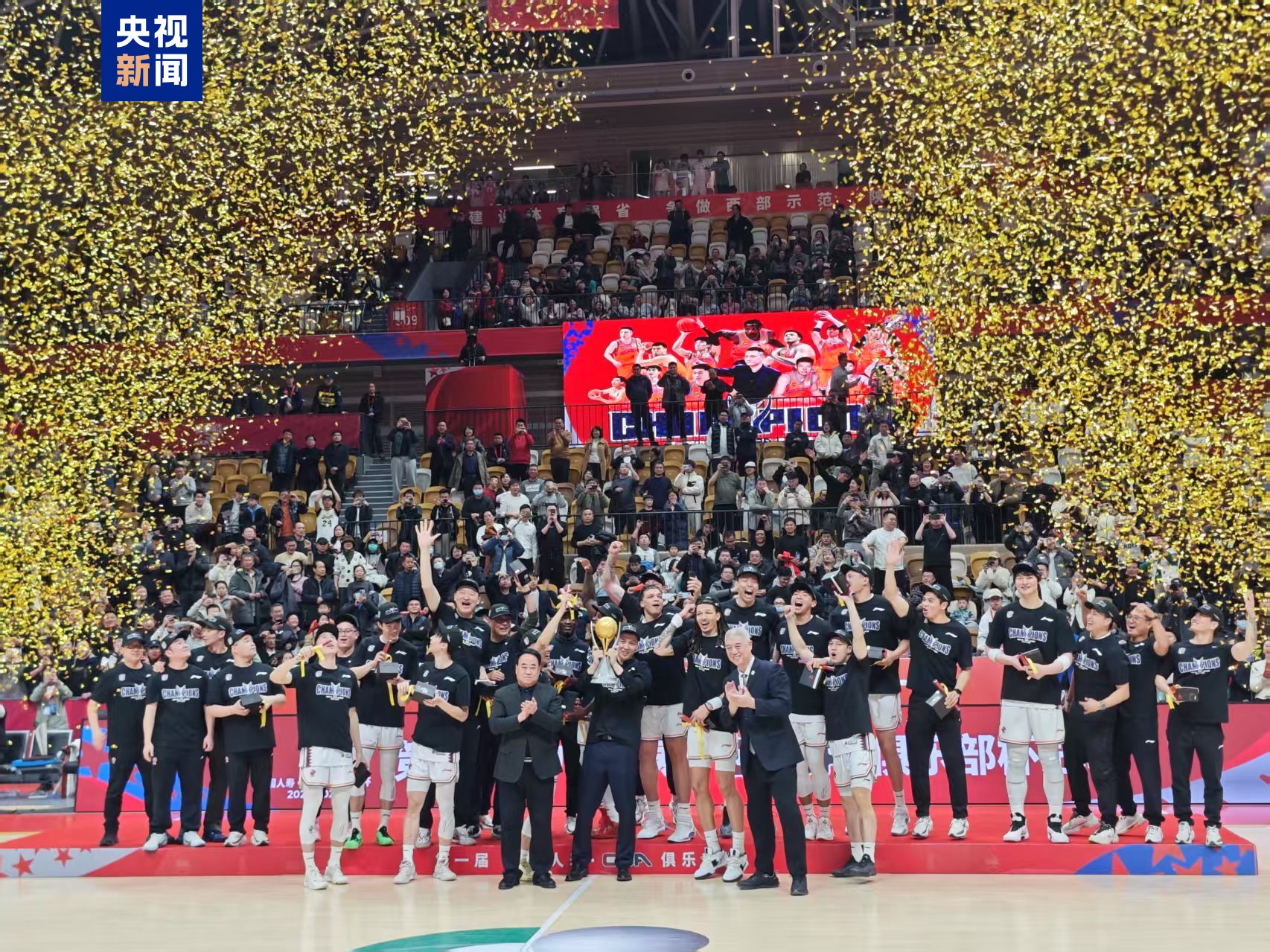 上海男篮势不可挡，击败江苏队晋级八强