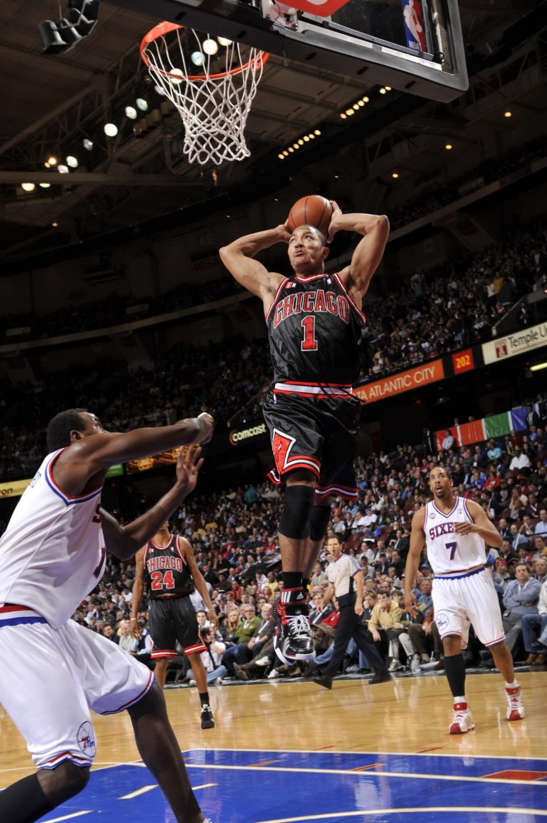 罗斯赛季报销引发球迷失望,球队内部传闻不断的简单介绍 罗斯赛季报销引发球迷失望,球队内部传闻不断的简单介绍