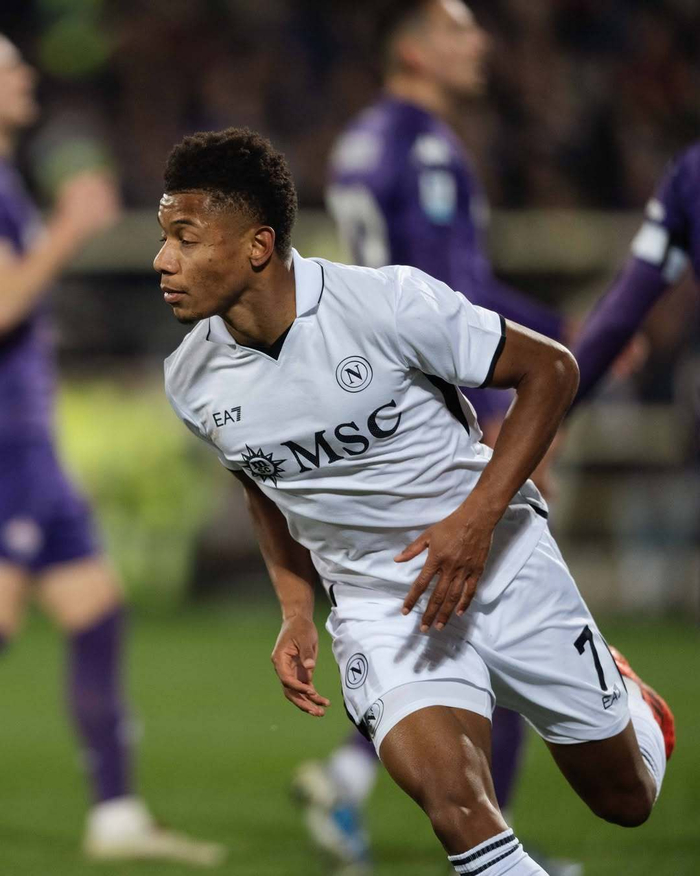 包含那不勒斯客场逆转佛罗伦萨,豪取三分的词条 包含那不勒斯客场逆转佛罗伦萨,豪取三分的词条